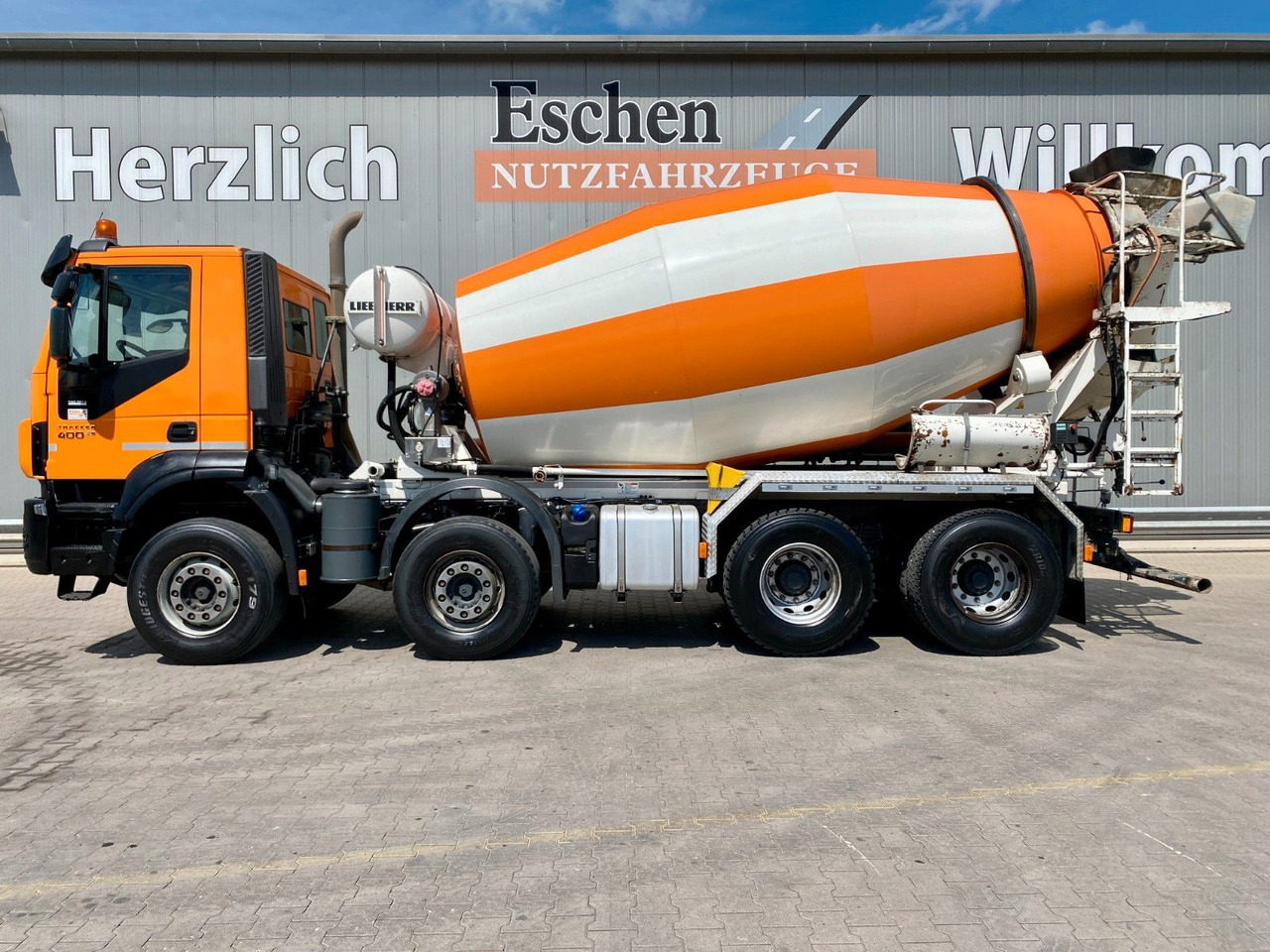 Iveco Trakker AD 340 TB 400/8x4 | 9m³ Liebherr*Navi*AC - Camion malaxeur: photos 2 Iveco Trakker AD 340 TB 400/8x4 | 9m³ Liebherr*Navi*AC - Camion malaxeur: photos 2