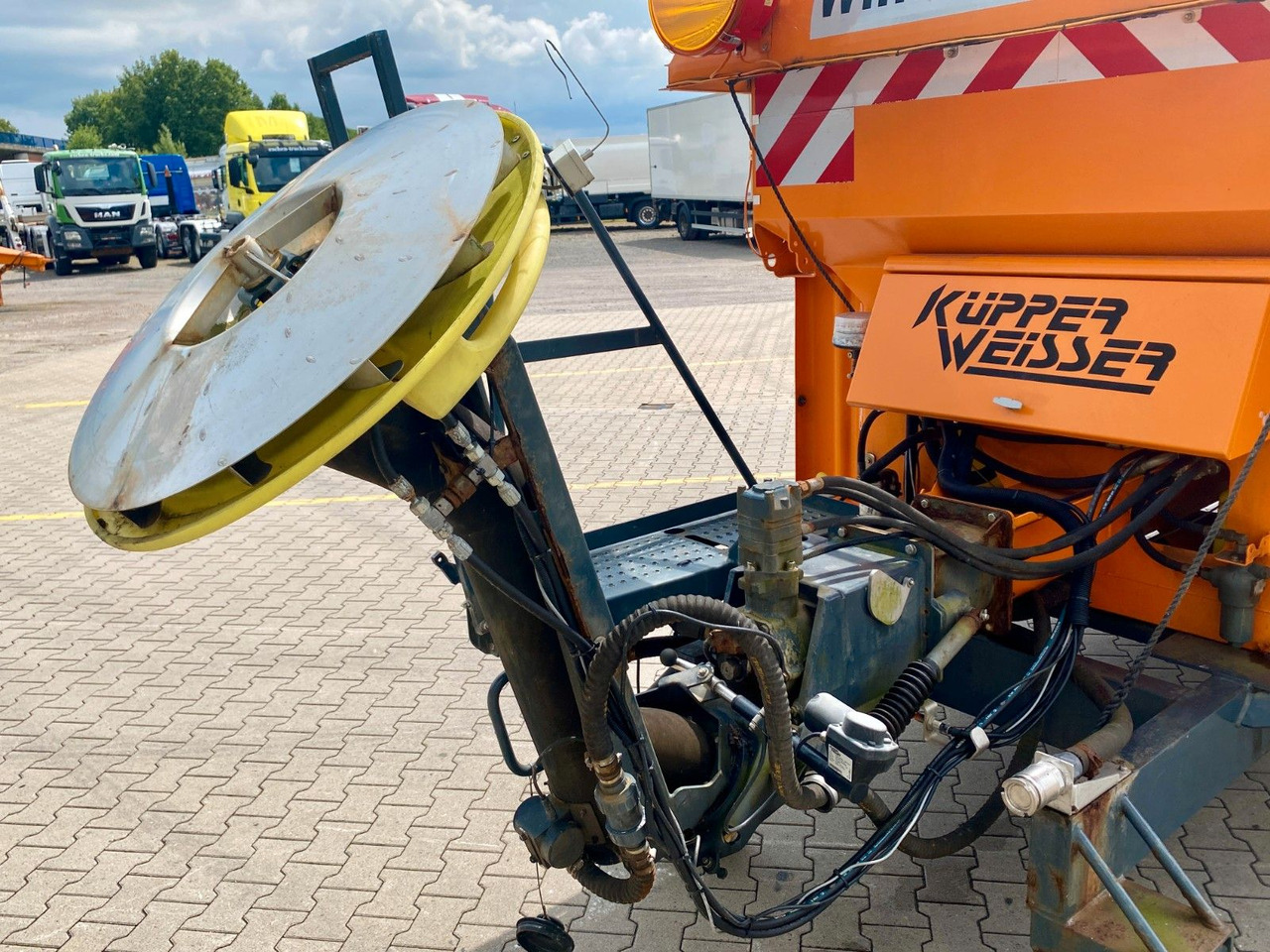 Küpper-Weisser|IMSSN 8m³Salzstreuer*auf Gestell - Epandeur de sable: photos 4 Küpper-Weisser|IMSSN 8m³Salzstreuer*auf Gestell - Epandeur de sable: photos 4