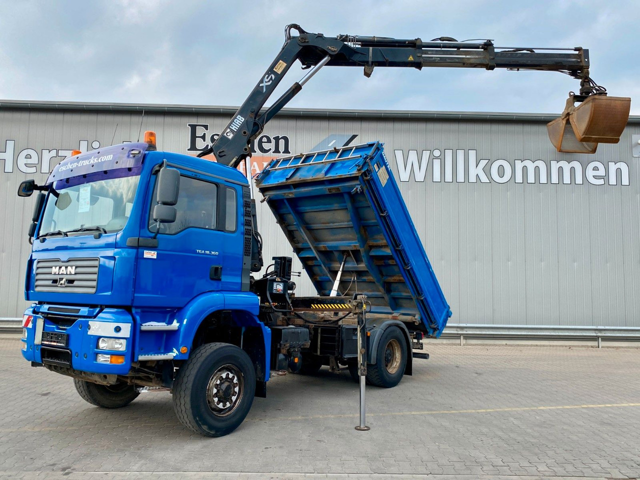 MAN TGA 18.360 4x4H BL*HIAB 122 BS-2*Dautel 3-Seiten MAN TGA 18.360 4x4H BL*HIAB 122 BS-2*Dautel 3-Seiten - Camion benne, Camion grue: photos 1 MAN TGA 18.360 4x4H BL*HIAB 122 BS-2*Dautel 3-Seiten MAN TGA 18.360 4x4H BL*HIAB 122 BS-2*Dautel 3-Seiten - Camion benne, Camion grue: photos 1