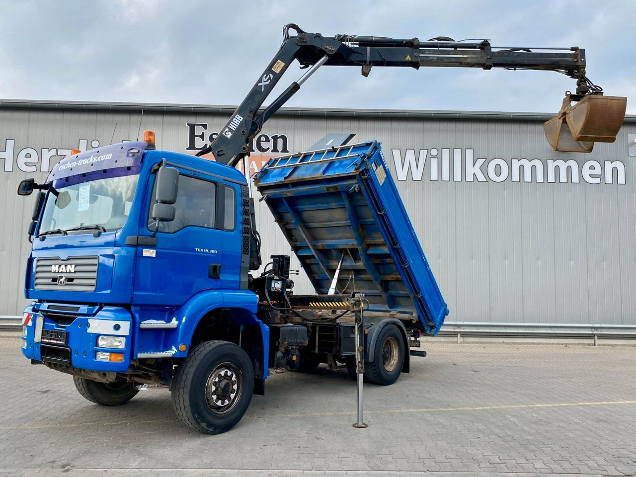 MAN TGA 18.360 4x4H BL Hiab Kran*Dautel Kipper*Klima - Camion benne, Camion grue: photos 1 MAN TGA 18.360 4x4H BL Hiab Kran*Dautel Kipper*Klima - Camion benne, Camion grue: photos 1