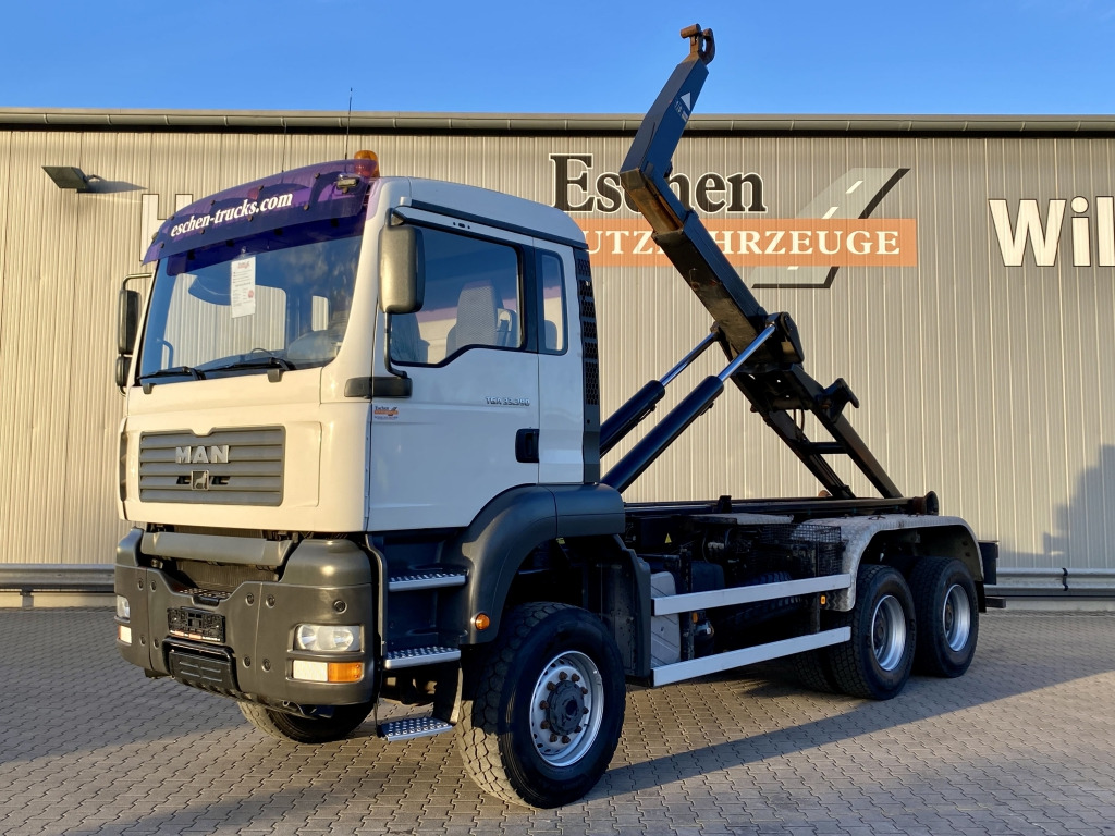 MAN TGA 33.390 6x6 BB - Camion ampliroll: photos 1 MAN TGA 33.390 6x6 BB - Camion ampliroll: photos 1