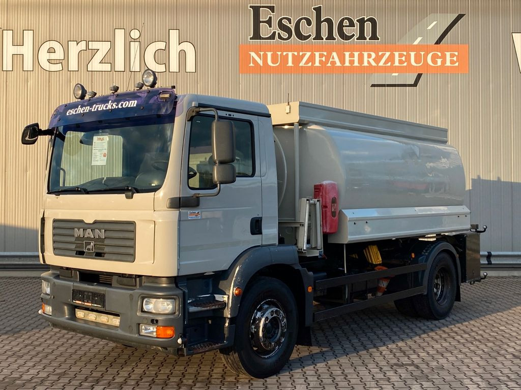 MAN TGM 18.240 |Willig A3*3x Kammern/14000ltr*1.Hand - Camion citerne: photos 1 MAN TGM 18.240 |Willig A3*3x Kammern/14000ltr*1.Hand - Camion citerne: photos 1