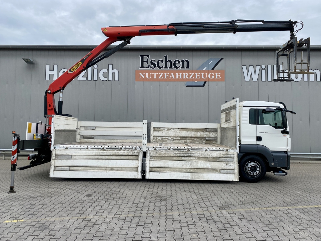 MAN TGS 26.420 6x2-4 LL / Palfinger PK 26.001 L Tec Heckkran - Camion plateau, Camion grue: photos 2 MAN TGS 26.420 6x2-4 LL / Palfinger PK 26.001 L Tec Heckkran - Camion plateau, Camion grue: photos 2