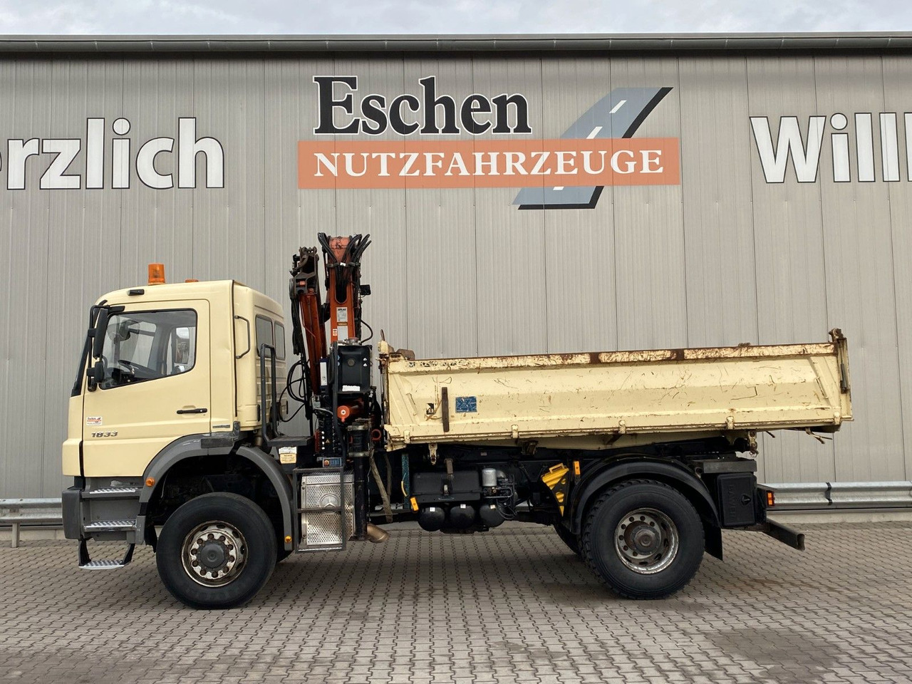 Mercedes-Benz 1833 4x4 Axor | Atlas 105.2-A2*Funk*AHK*3 Sitze - Camion benne, Camion grue: photos 3 Mercedes-Benz 1833 4x4 Axor | Atlas 105.2-A2*Funk*AHK*3 Sitze - Camion benne, Camion grue: photos 3