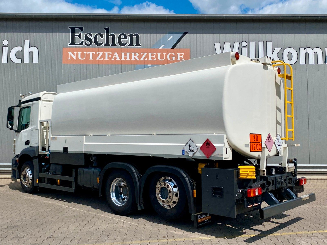 Mercedes-Benz 2540 Antos | A3*3x Kammern/20.990ltr*Kamera*Navi - Camion citerne: photos 3 Mercedes-Benz 2540 Antos | A3*3x Kammern/20.990ltr*Kamera*Navi - Camion citerne: photos 3