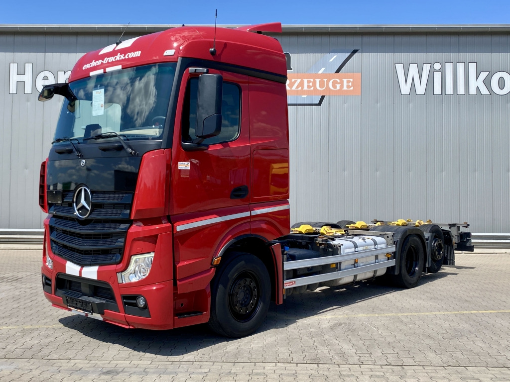 Mercedes-Benz 2546 LL 6x2 - Camion porte-conteneur/ Caisse mobile: photos 1 Mercedes-Benz 2546 LL 6x2 - Camion porte-conteneur/ Caisse mobile: photos 1