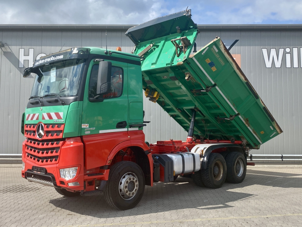 Mercedes-Benz 2652 K Arocs 6x4 - Camion benne: photos 1 Mercedes-Benz 2652 K Arocs 6x4 - Camion benne: photos 1