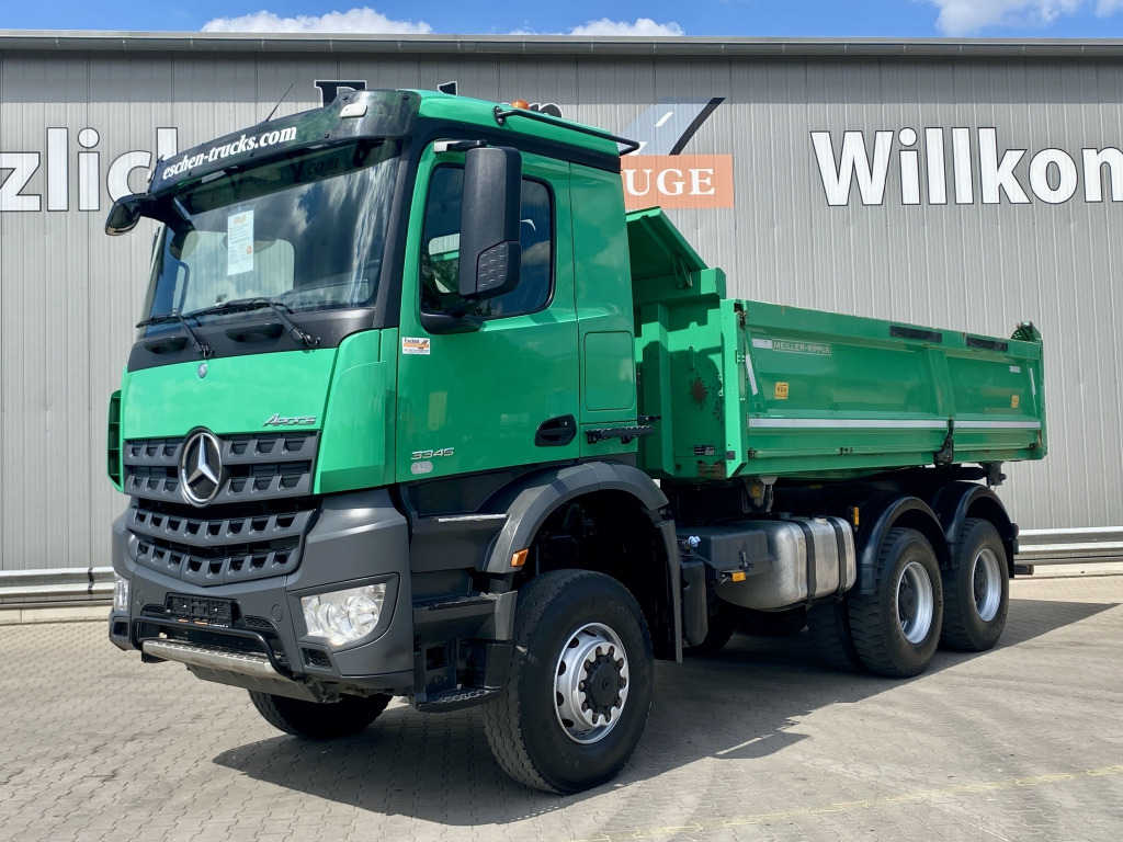Mercedes-Benz 3345 / 6x6 - Camion benne: photos 2 Mercedes-Benz 3345 / 6x6 - Camion benne: photos 2