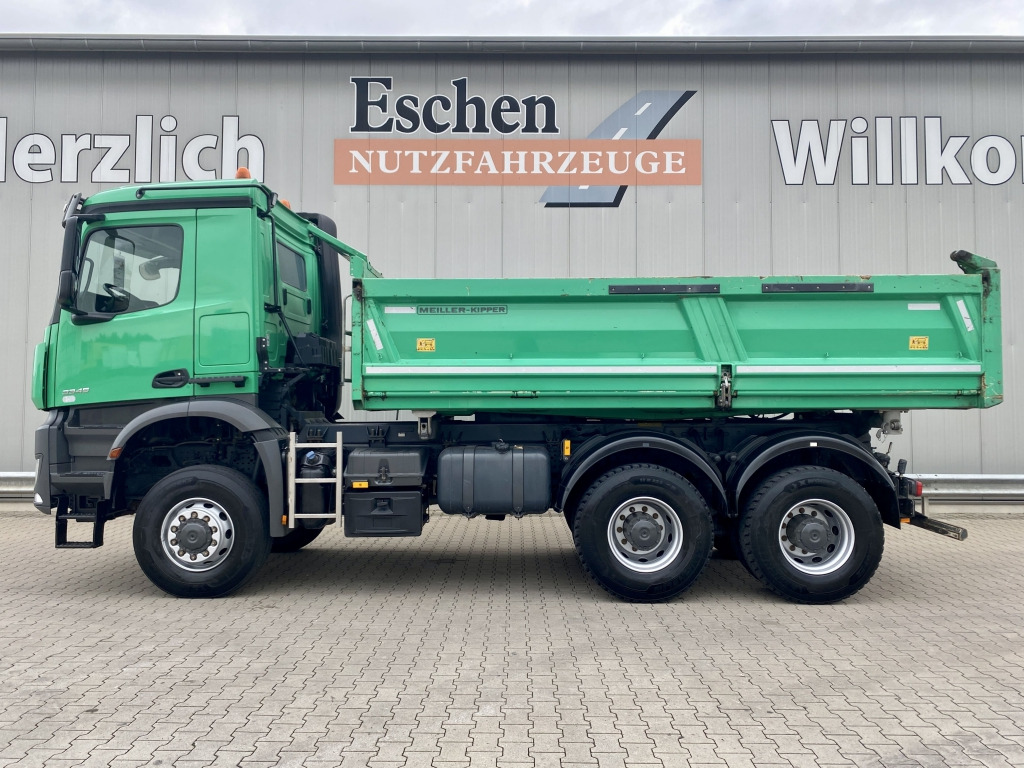 Mercedes-Benz 3345 6x6 Arocs - Camion benne: photos 3 Mercedes-Benz 3345 6x6 Arocs - Camion benne: photos 3