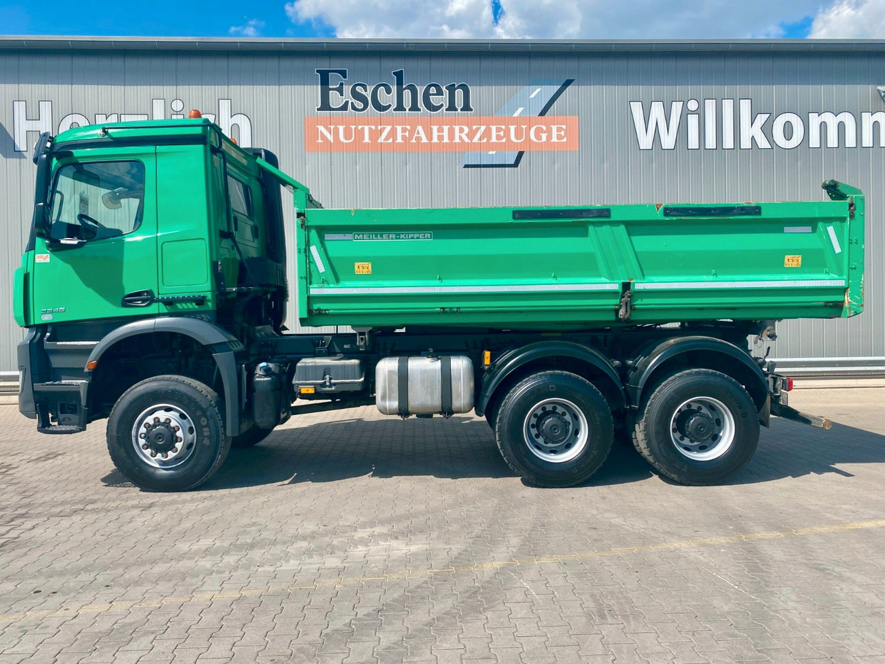 Mercedes-Benz 3345 Arocs 6x6 | MEILLER*Bordmatik*AHK*Blatt*AC - Camion benne: photos 3 Mercedes-Benz 3345 Arocs 6x6 | MEILLER*Bordmatik*AHK*Blatt*AC - Camion benne: photos 3