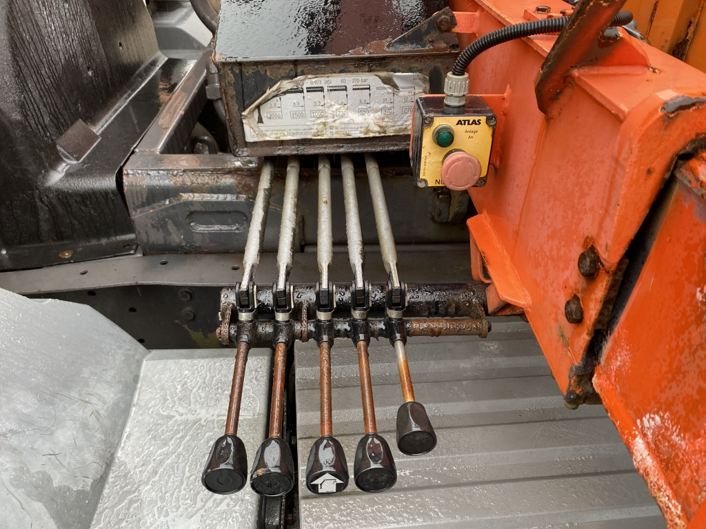 Mercedes-Benz 815 / Atlas-Faltkran - Camion plateau, Camion grue: photos 2 Mercedes-Benz 815 / Atlas-Faltkran - Camion plateau, Camion grue: photos 2