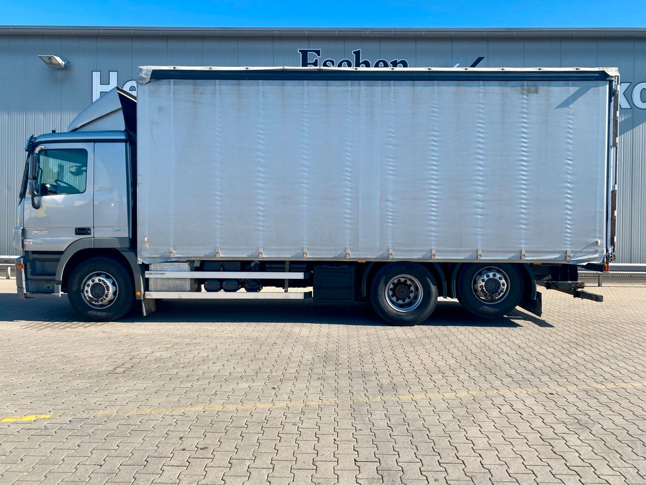 Mercedes-Benz Actros 2541| beidseitig Gardine*Edscha*AHK*Klima - Camion à rideaux coulissants: photos 2 Mercedes-Benz Actros 2541| beidseitig Gardine*Edscha*AHK*Klima - Camion à rideaux coulissants: photos 2