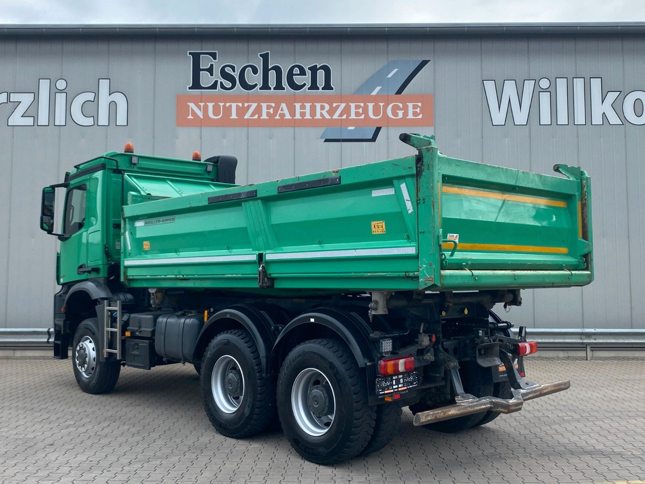 Mercedes-Benz Arocs 3345 6x6 | MEILLER*Bordmatik*Blatt*AHK+Oel - Camion benne: photos 4 Mercedes-Benz Arocs 3345 6x6 | MEILLER*Bordmatik*Blatt*AHK+Oel - Camion benne: photos 4