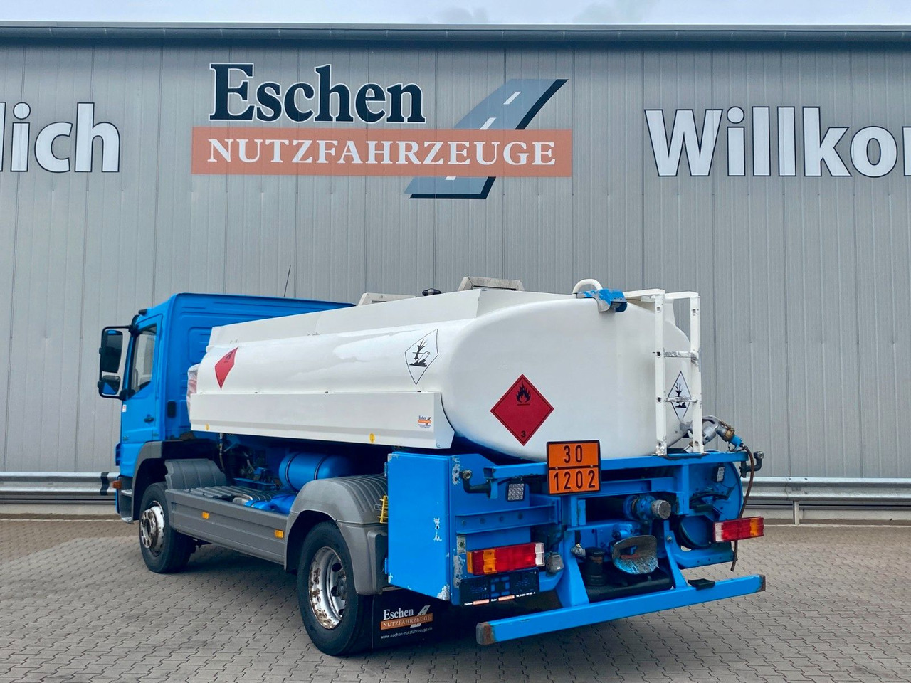 Mercedes-Benz Atego 1318 | Esterer A3*7480ltr*AHK*1.Hand - Camion citerne: photos 3 Mercedes-Benz Atego 1318 | Esterer A3*7480ltr*AHK*1.Hand - Camion citerne: photos 3