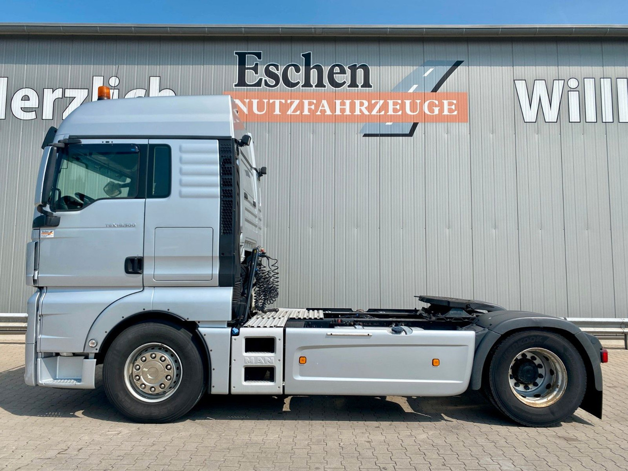 MAN TGX 18.500 BLS | XLX*ACC*Navi*Retarder*2x Tank - Tracteur routier: photos 2 MAN TGX 18.500 BLS | XLX*ACC*Navi*Retarder*2x Tank - Tracteur routier: photos 2