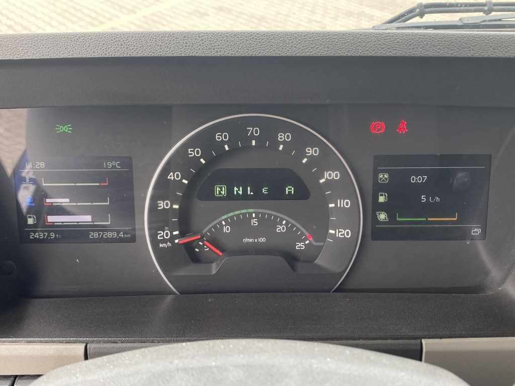 Volvo FM 410 / 8x4 | 9m³ Intermix*I-Shift*Klima*Blatt - Camion malaxeur: photos 4 Volvo FM 410 / 8x4 | 9m³ Intermix*I-Shift*Klima*Blatt - Camion malaxeur: photos 4