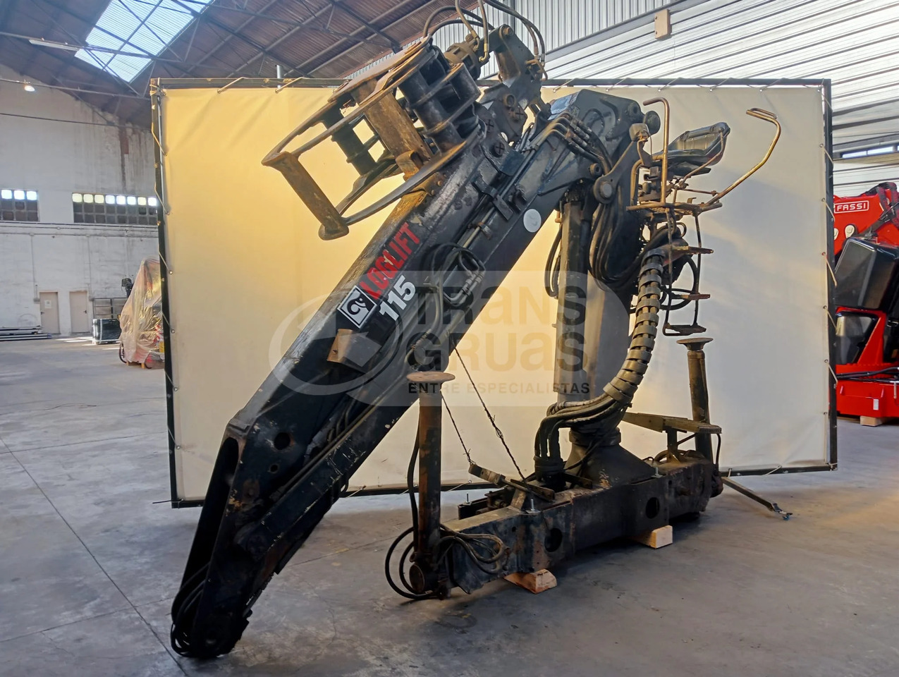 Grúa forestal F115 ZT 93A - Grue auxiliaire: photos 3 Grúa forestal F115 ZT 93A - Grue auxiliaire: photos 3