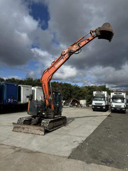 Hitachi ZX85USB-5A - Pelle sur chenille: photos 3 Hitachi ZX85USB-5A - Pelle sur chenille: photos 3