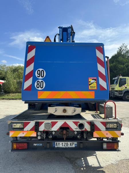 Iveco Eurocargo 100E18 - Camion avec nacelle: photos 3 Iveco Eurocargo 100E18 - Camion avec nacelle: photos 3