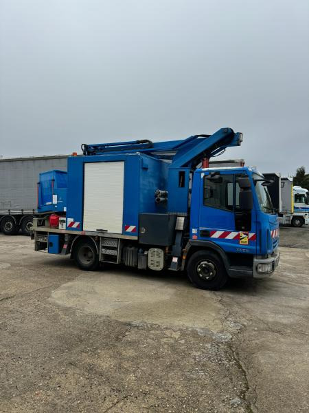 Iveco Eurocargo 100E19 - Camion avec nacelle: photos 4 Iveco Eurocargo 100E19 - Camion avec nacelle: photos 4