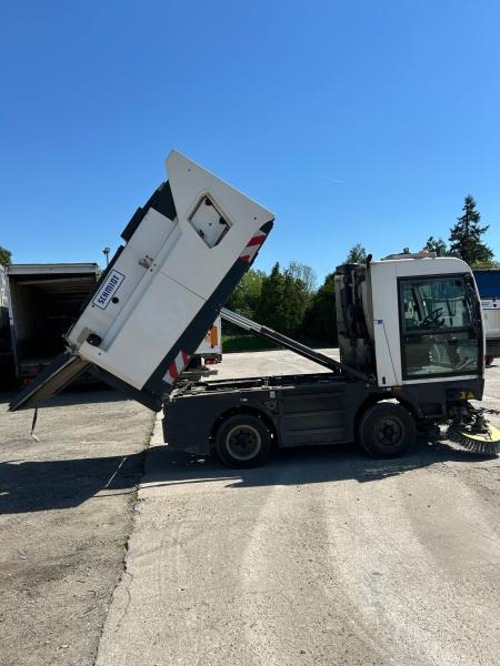Schmidt Clingo 500 COMPACT 400 - Balayeuse de voirie: photos 4 Schmidt Clingo 500 COMPACT 400 - Balayeuse de voirie: photos 4