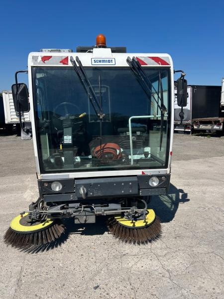 Schmidt Clingo 500 Compact 400 - Balayeuse de voirie: photos 2 Schmidt Clingo 500 Compact 400 - Balayeuse de voirie: photos 2