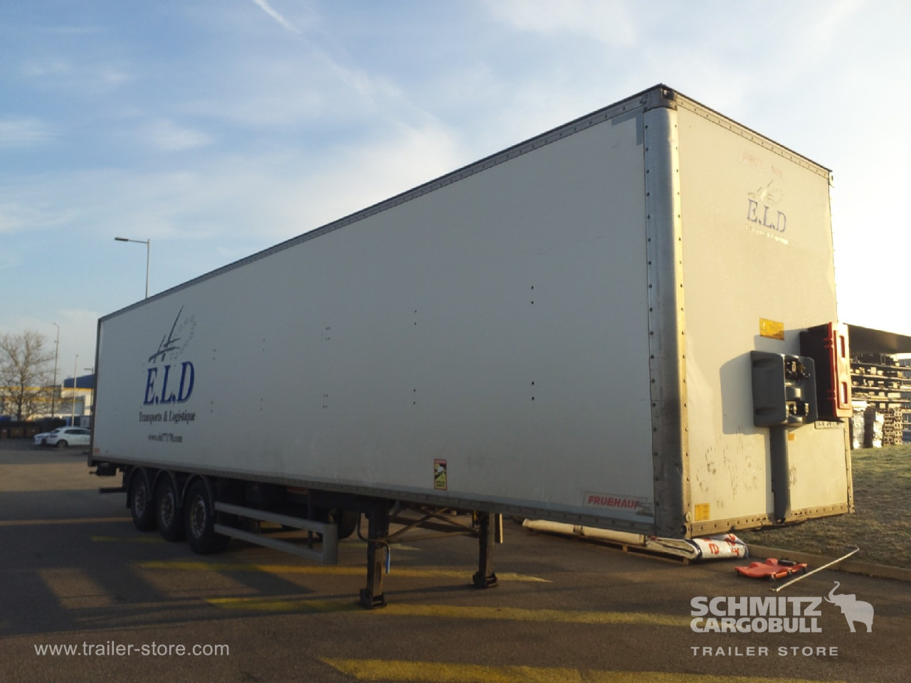 FRUEHAUF Dryfreight Standard Roller shutter door - Semi-remorque fourgon: photos 1 FRUEHAUF Dryfreight Standard Roller shutter door - Semi-remorque fourgon: photos 1