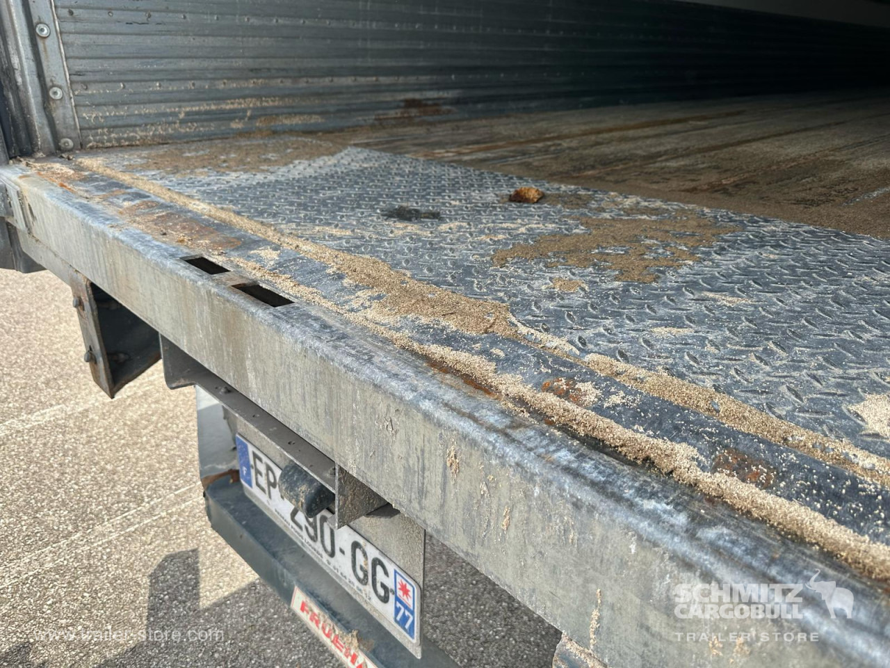 FRUEHAUF Dryfreight Standard Roller shutter door - Semi-remorque fourgon: photos 4 FRUEHAUF Dryfreight Standard Roller shutter door - Semi-remorque fourgon: photos 4