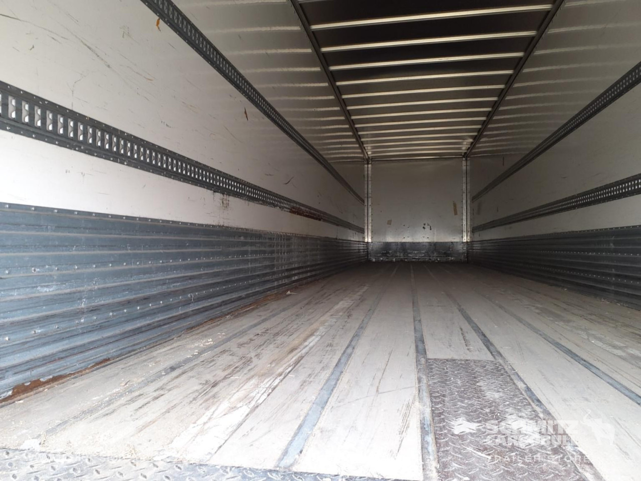 FRUEHAUF Dryfreight Standard Roller shutter door - Semi-remorque fourgon: photos 3 FRUEHAUF Dryfreight Standard Roller shutter door - Semi-remorque fourgon: photos 3