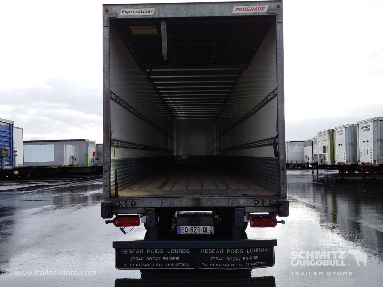 FRUEHAUF Dryfreight Standard Roller shutter door - Semi-remorque fourgon: photos 3 FRUEHAUF Dryfreight Standard Roller shutter door - Semi-remorque fourgon: photos 3