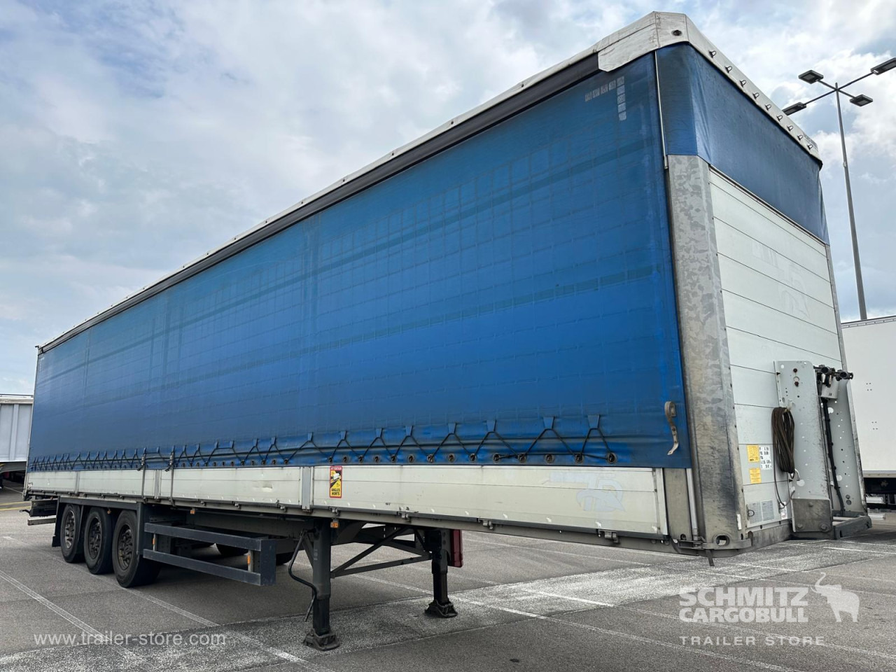 SCHMITZ Curtainsider Standard - Semi-remorque rideaux coulissants: photos 1 SCHMITZ Curtainsider Standard - Semi-remorque rideaux coulissants: photos 1