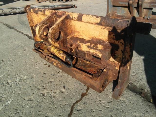 CASE 821 - Schnellwechsler Radlader - Attache rapide pour Engins de chantier: photos 1 CASE 821 - Schnellwechsler Radlader - Attache rapide pour Engins de chantier: photos 1