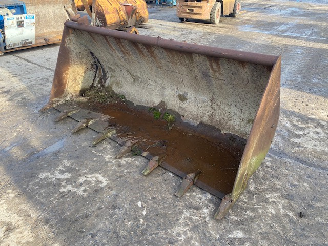 Case 580 - Godet pour chargeur: photos 1 Case 580 - Godet pour chargeur: photos 1