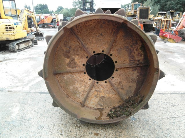 Hanomag 44 C + 55 C - Pièces de train de roulement pour Engins de chantier: photos 5 Hanomag 44 C + 55 C - Pièces de train de roulement pour Engins de chantier: photos 5