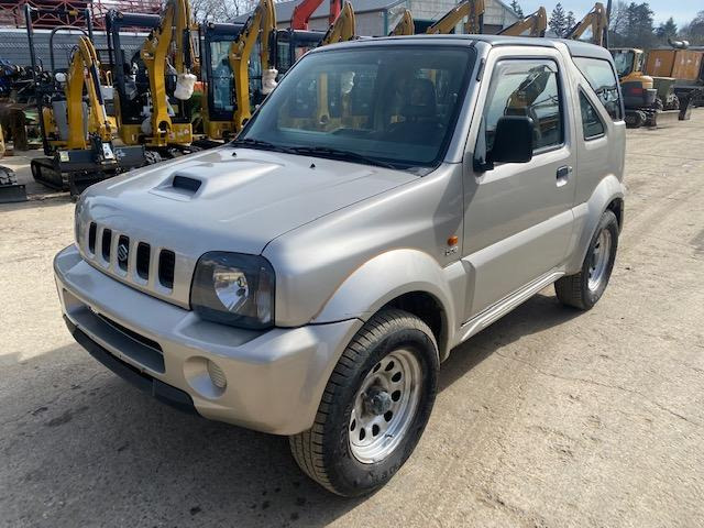 Suzuki Jimny - Voiture: photos 1 Suzuki Jimny - Voiture: photos 1