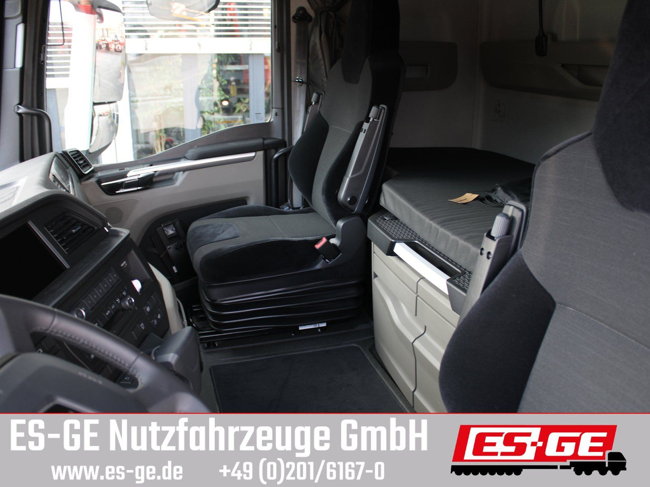 MAN TGX 33.540 6x4 BL SA mit Fassi F545RA.2.26 - Tracteur routier: photos 5 MAN TGX 33.540 6x4 BL SA mit Fassi F545RA.2.26 - Tracteur routier: photos 5