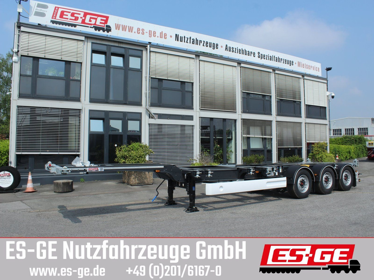 Wielton 3-Achs-Containerchassis - multifunktional - Semi-remorque porte-conteneur/ Caisse mobile: photos 1 Wielton 3-Achs-Containerchassis - multifunktional - Semi-remorque porte-conteneur/ Caisse mobile: photos 1