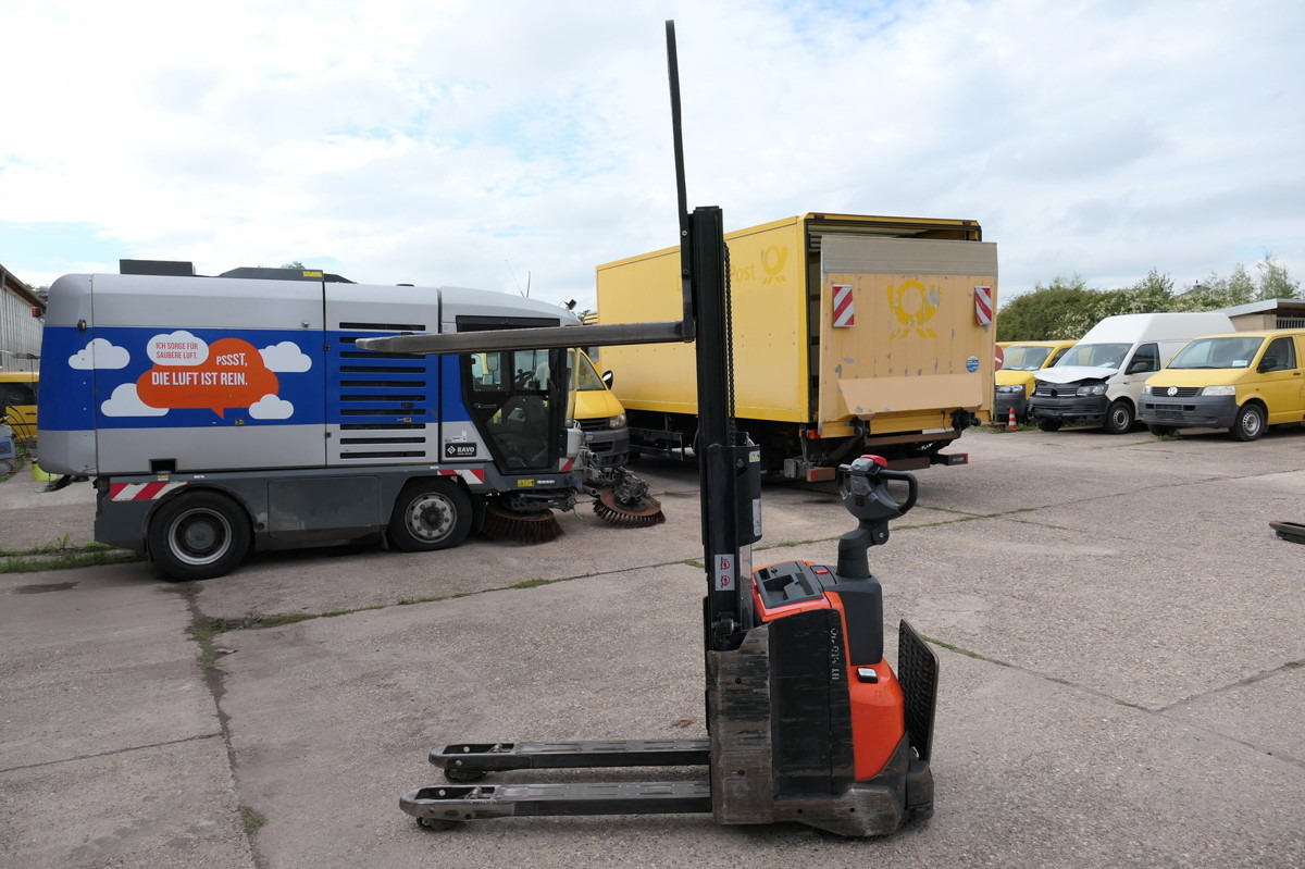 BT SWE 200D Batterie 28/2023 - Transpalette: photos 1 BT SWE 200D Batterie 28/2023 - Transpalette: photos 1
