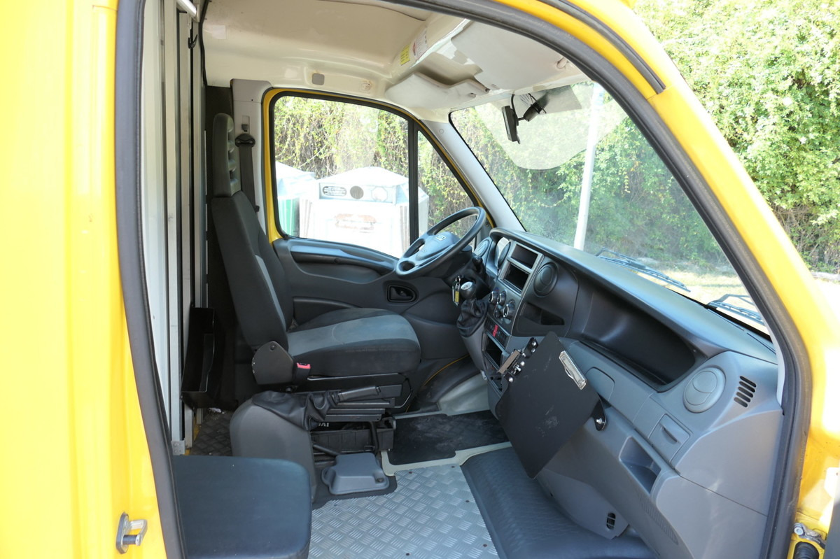 IVECO Daily 35 S11 C30C AUTOMATIK KAMERA Regale LUFT D - Fourgon: photos 5 IVECO Daily 35 S11 C30C AUTOMATIK KAMERA Regale LUFT D - Fourgon: photos 5
