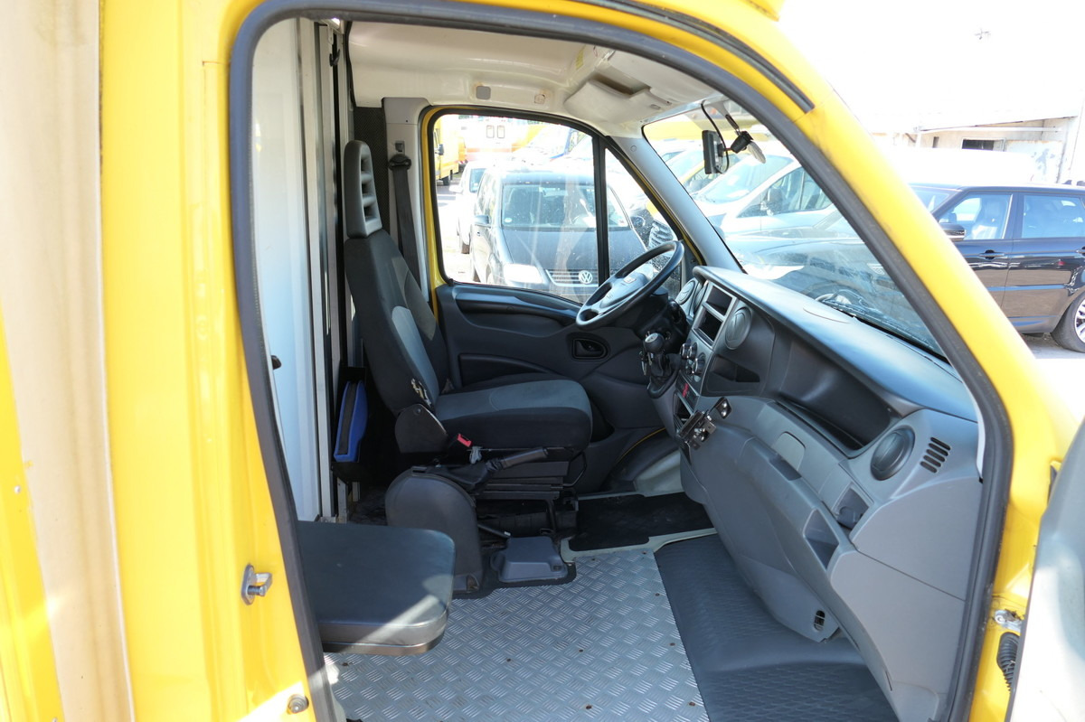 IVECO Daily 35 S11 C30C AUTOMATIK KAMERA Regale LUFT D - Fourgon: photos 5 IVECO Daily 35 S11 C30C AUTOMATIK KAMERA Regale LUFT D - Fourgon: photos 5