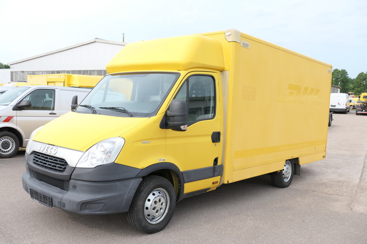 IVECO Daily 35 S11 C30C AUTOMATIK KAMERA Regale LUFT D - Fourgon: photos 1 IVECO Daily 35 S11 C30C AUTOMATIK KAMERA Regale LUFT D - Fourgon: photos 1