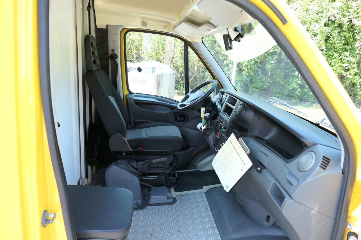 IVECO Daily 35 S11 C30C AUTOMATIK KAMERA Regale LUFT D - Fourgon: photos 5 IVECO Daily 35 S11 C30C AUTOMATIK KAMERA Regale LUFT D - Fourgon: photos 5