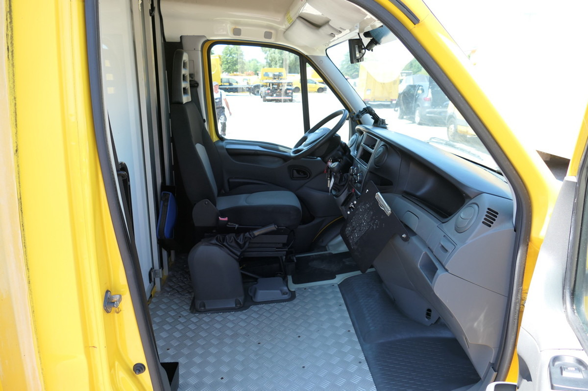 IVECO Daily 35 S11 C30C AUTOMATIK KAMERA Regale LUFT D - Fourgon: photos 5 IVECO Daily 35 S11 C30C AUTOMATIK KAMERA Regale LUFT D - Fourgon: photos 5