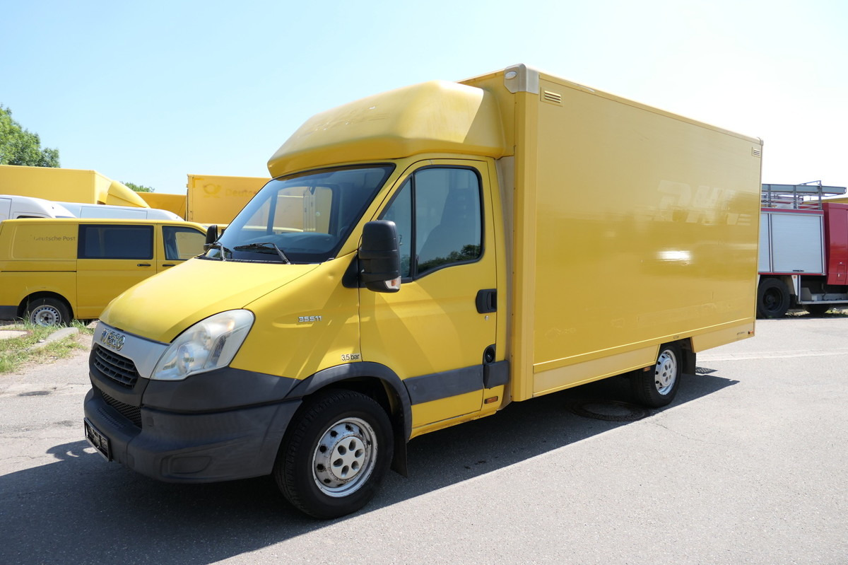 IVECO Daily 35 S11 C30C AUTOMATIK KAMERA Regale LUFT D - Fourgon: photos 1 IVECO Daily 35 S11 C30C AUTOMATIK KAMERA Regale LUFT D - Fourgon: photos 1