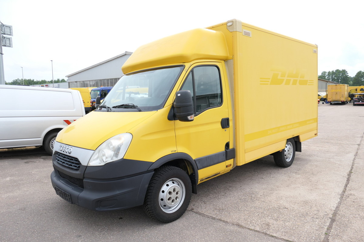 IVECO Daily 35 S11 C30C Kurz AUTOMATIK KAMERA Regale L - Fourgon: photos 1 IVECO Daily 35 S11 C30C Kurz AUTOMATIK KAMERA Regale L - Fourgon: photos 1