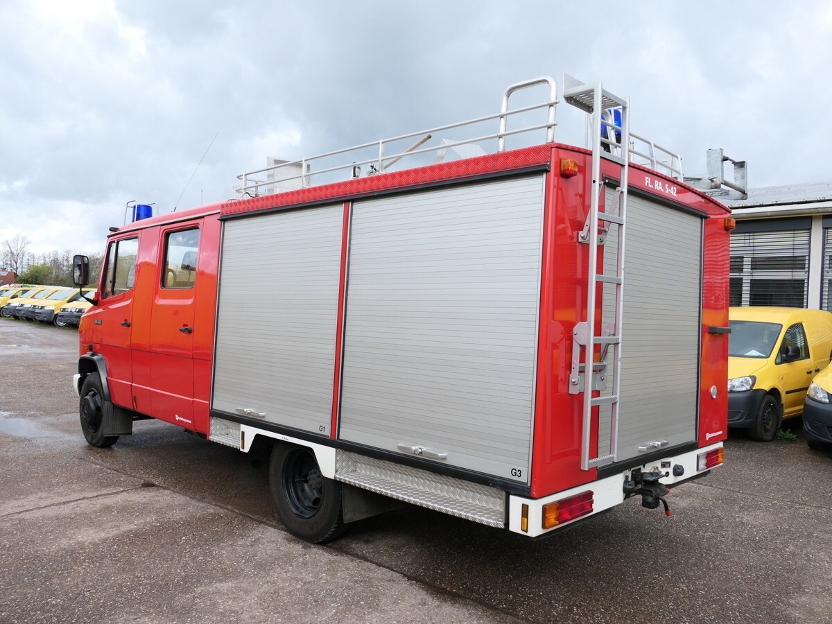 MERCEDES-BENZ 814 D LF 8/6 DoKa AHK Löschwassertank 600L Schli - Ambulance: photos 4 MERCEDES-BENZ 814 D LF 8/6 DoKa AHK Löschwassertank 600L Schli - Ambulance: photos 4