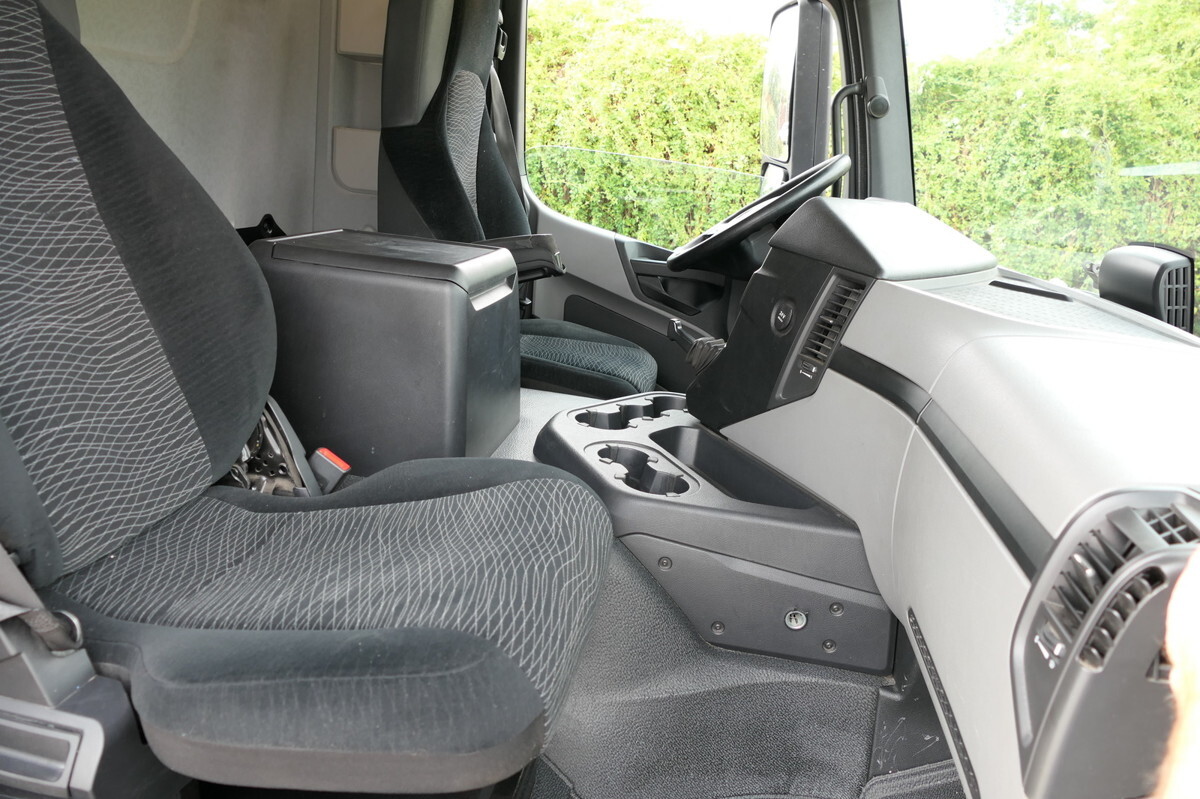 Camion plateau, Camion grue MERCEDES-BENZ Antos 2540 L KLIMA Palfinger-Kran PK15001L Lenka: photos 8 Camion plateau, Camion grue MERCEDES-BENZ Antos 2540 L KLIMA Palfinger-Kran PK15001L Lenka: photos 8