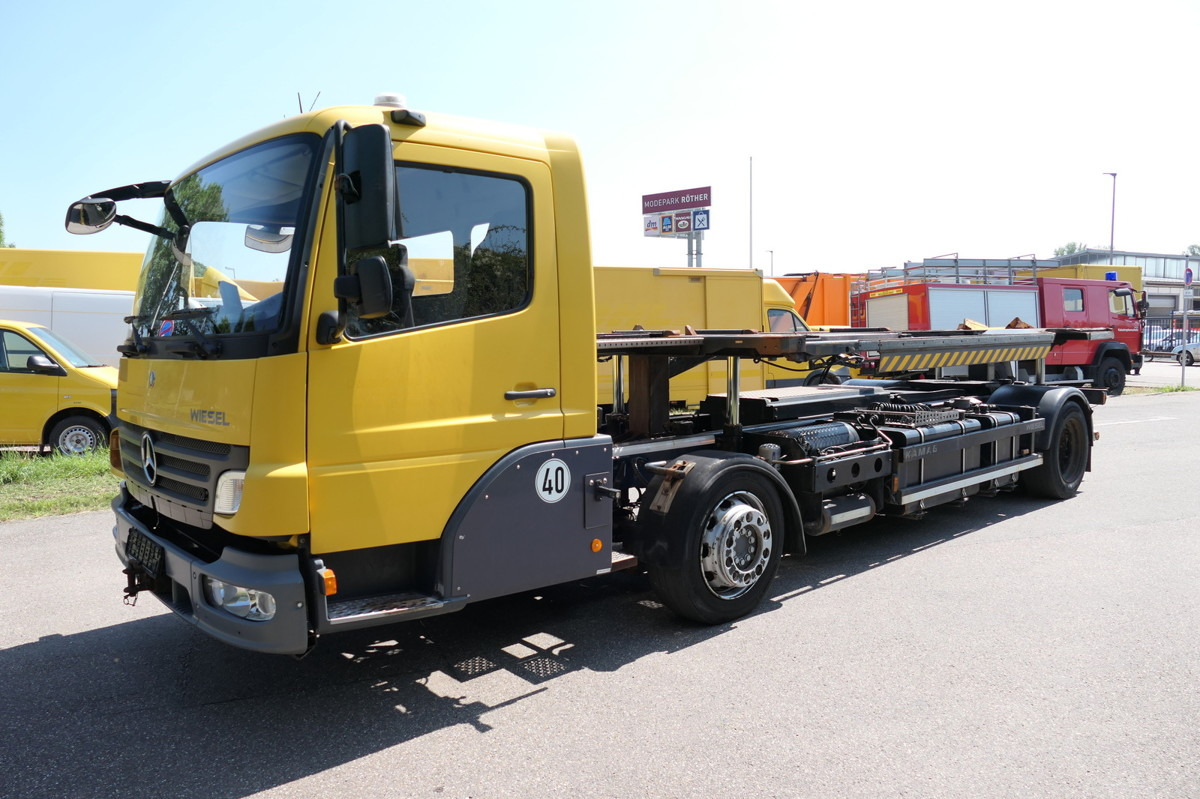 MERCEDES-BENZ KAMAG WBH 25 Wiesel Sattelkupplung Umsetzfahrz. - Camion porte-conteneur/ Caisse mobile: photos 3 MERCEDES-BENZ KAMAG WBH 25 Wiesel Sattelkupplung Umsetzfahrz. - Camion porte-conteneur/ Caisse mobile: photos 3