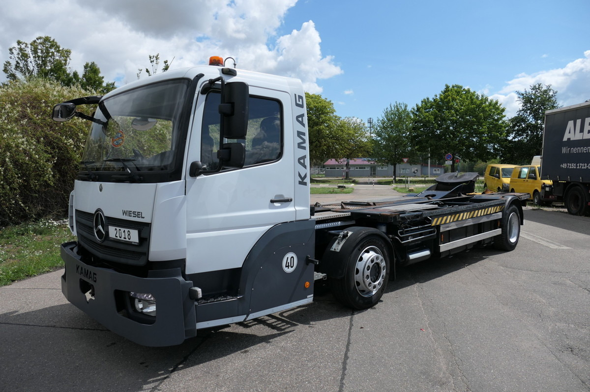 MERCEDES-BENZ Kamag Wiesel WBH 25 Wiesel Umsetzfahrzeug - Camion porte-conteneur/ Caisse mobile: photos 1 MERCEDES-BENZ Kamag Wiesel WBH 25 Wiesel Umsetzfahrzeug - Camion porte-conteneur/ Caisse mobile: photos 1