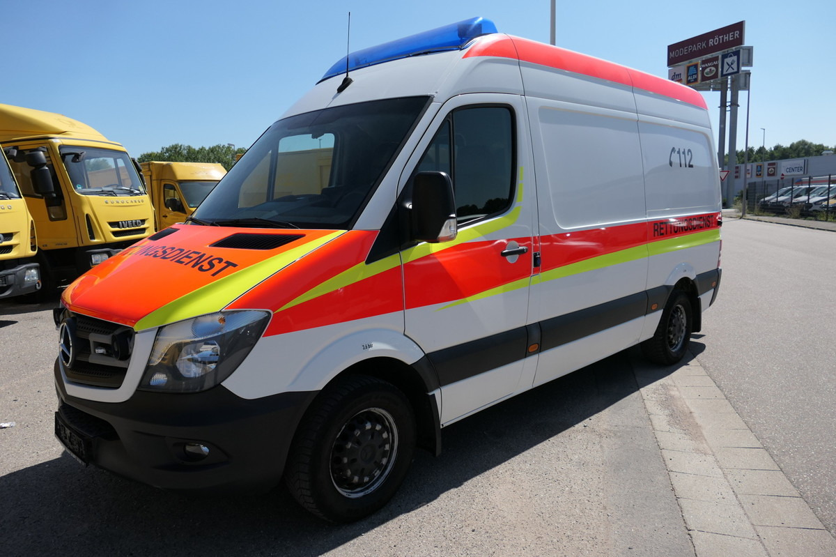 MERCEDES-BENZ Sprinter 316 CDI Klima Rettungswagen - Ambulance: photos 2 MERCEDES-BENZ Sprinter 316 CDI Klima Rettungswagen - Ambulance: photos 2